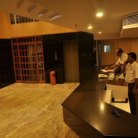 Krishna Residency Hotel Vijayawāda Buitenkant foto