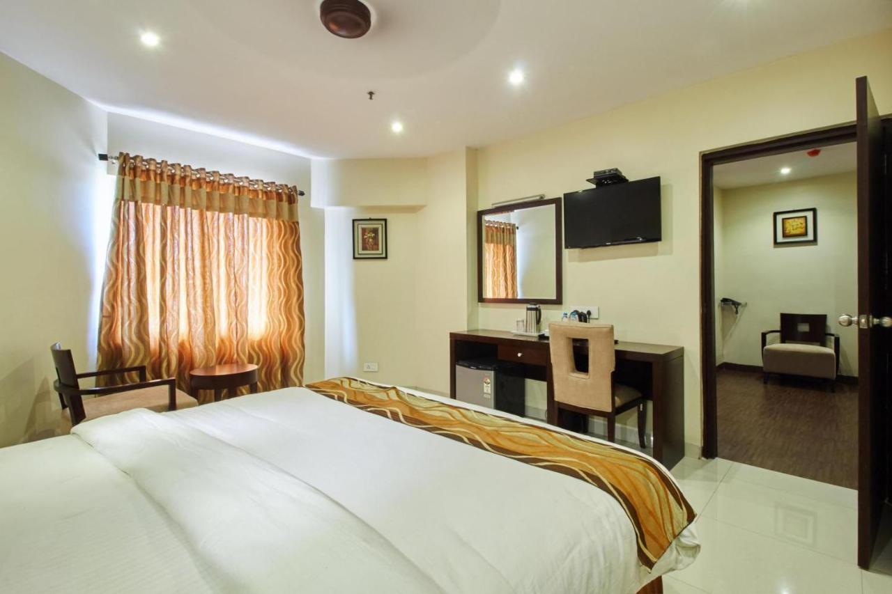 Krishna Residency Hotel Vijayawāda Buitenkant foto