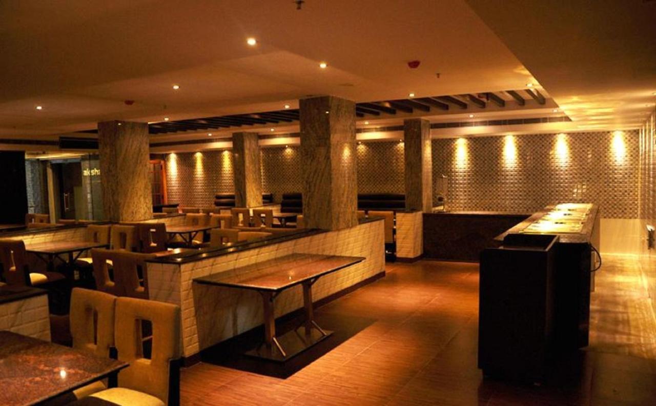 Krishna Residency Hotel Vijayawāda Buitenkant foto