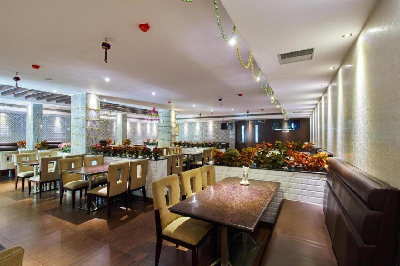 Krishna Residency Hotel Vijayawāda Buitenkant foto