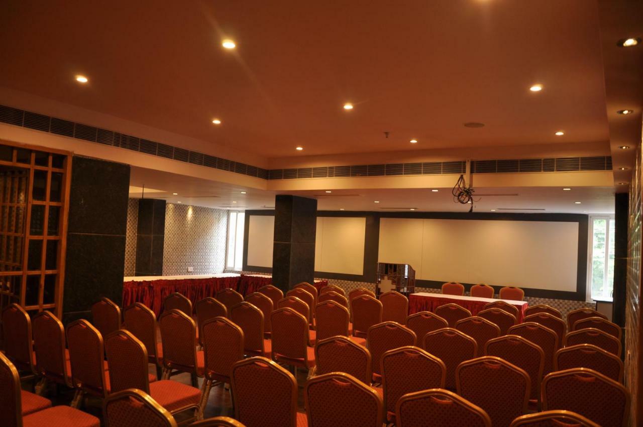 Krishna Residency Hotel Vijayawāda Buitenkant foto