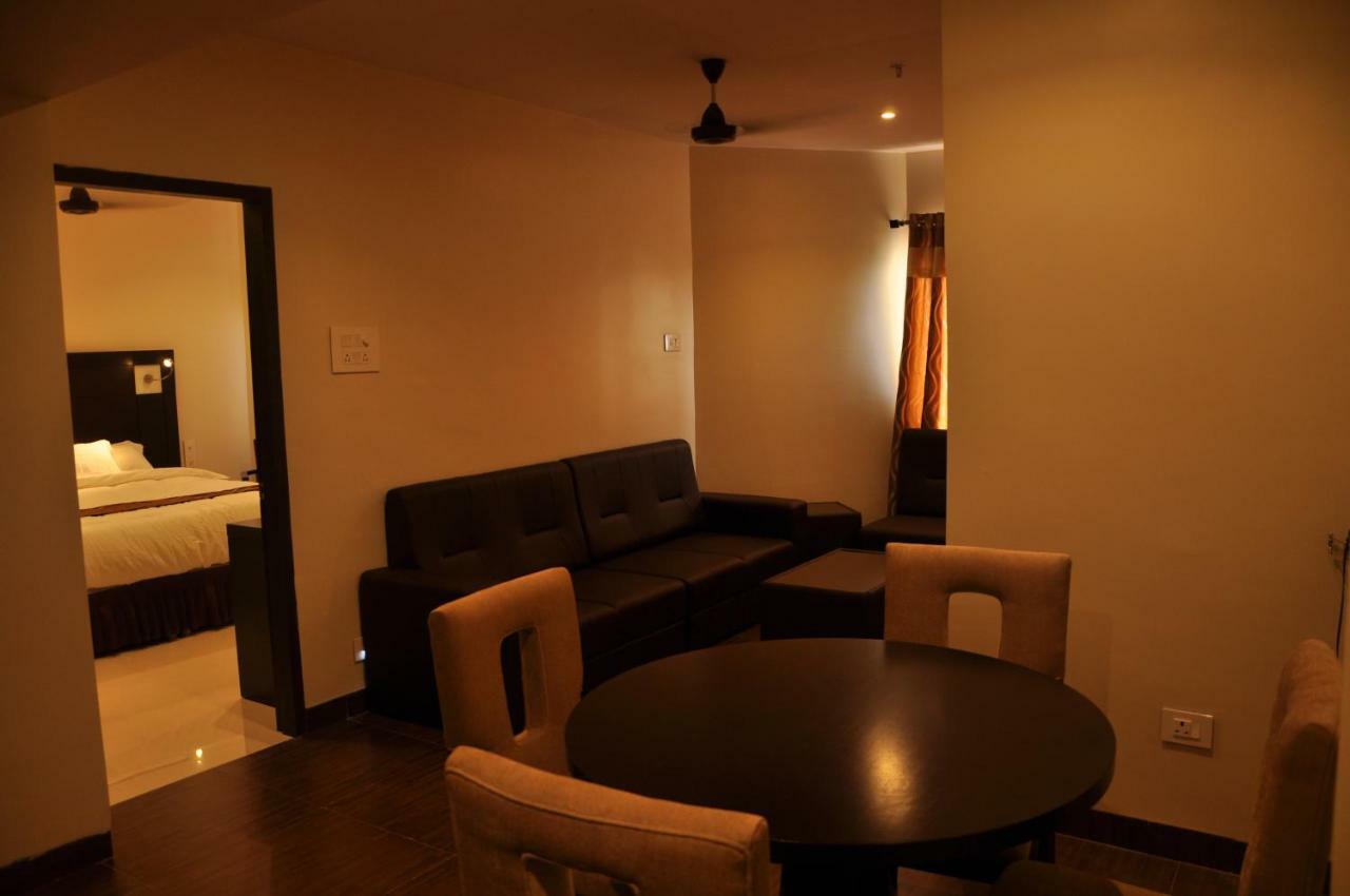 Krishna Residency Hotel Vijayawāda Buitenkant foto