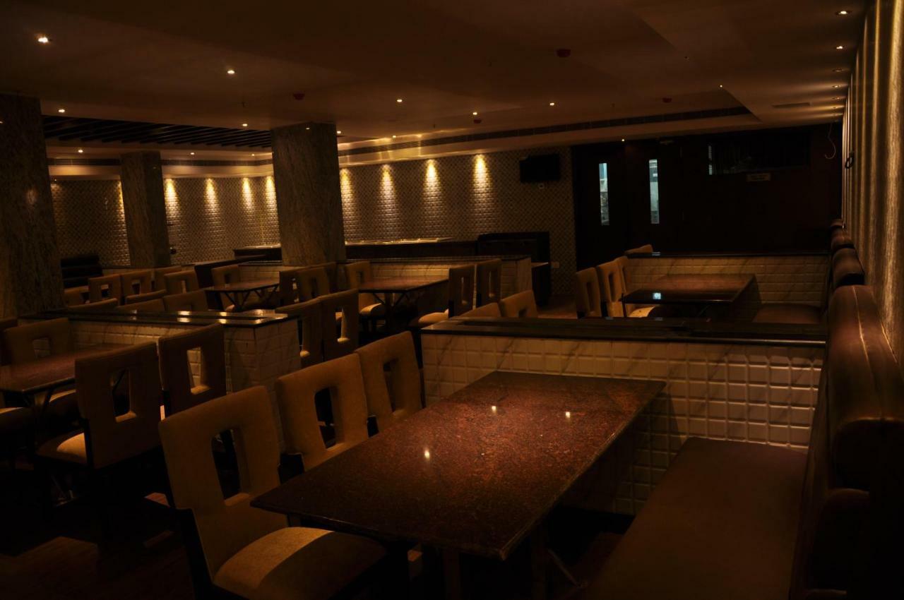 Krishna Residency Hotel Vijayawāda Buitenkant foto