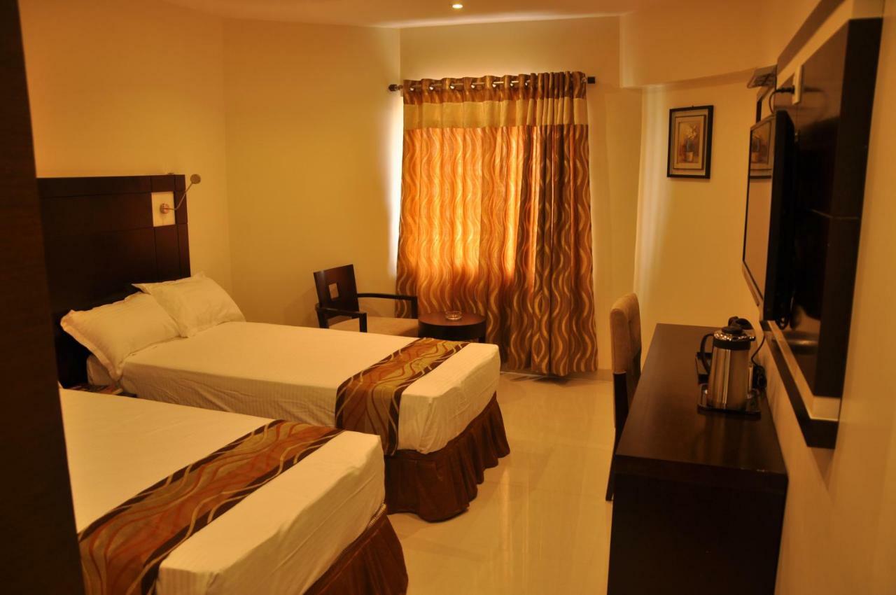 Krishna Residency Hotel Vijayawāda Buitenkant foto