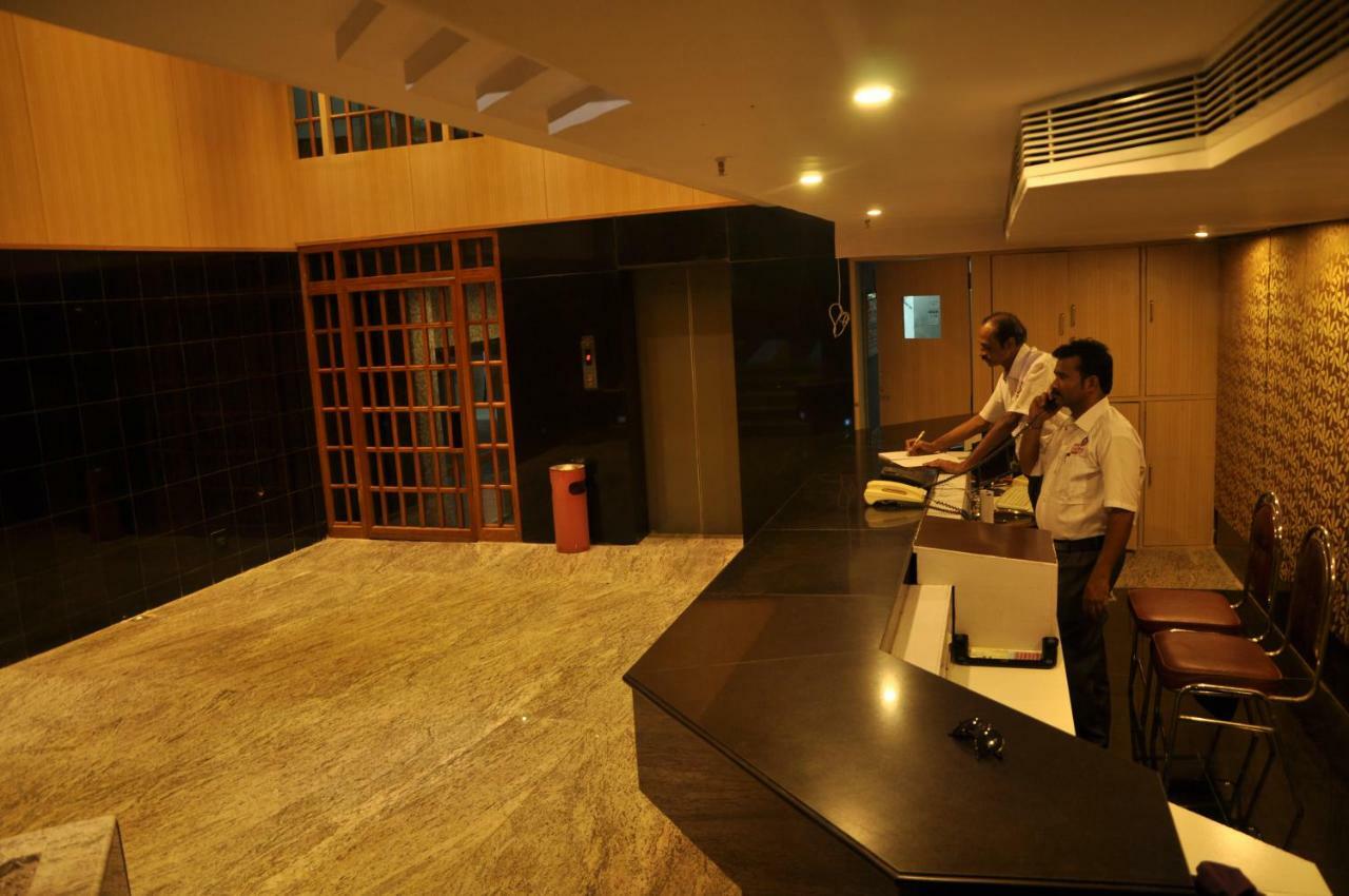 Krishna Residency Hotel Vijayawāda Buitenkant foto